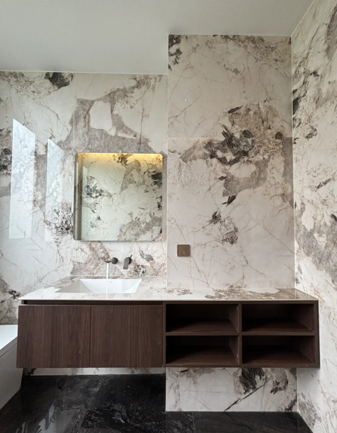 Fatong 1200*2700*9mm Full Polished Sintered Stone FBJ12271221P